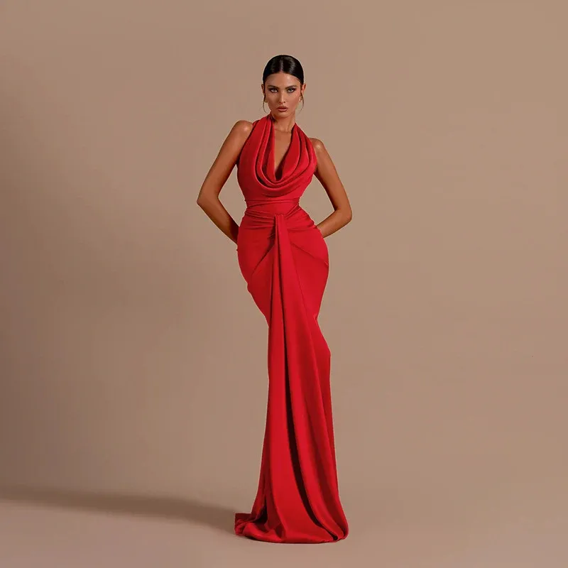 Damen Elegantes Maxikleid mit schmeichelndem Schnitt und tiefem V-Ausschnitt – Valéora
