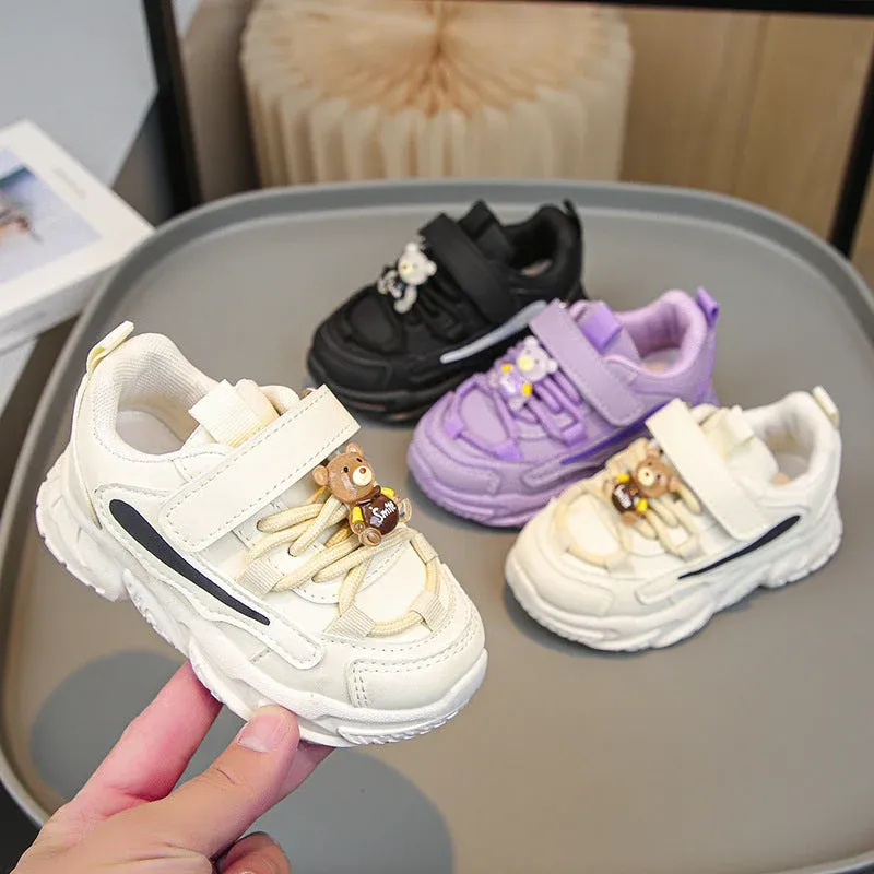 Damen Sportliche Kinder Sneakers mit praktischem Klettverschluss und tierischen Applikationen – Névara