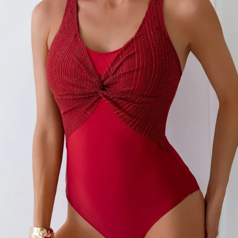 Damen Einteiler Badeanzug mit elegantem Wickeldesign – Maréssa