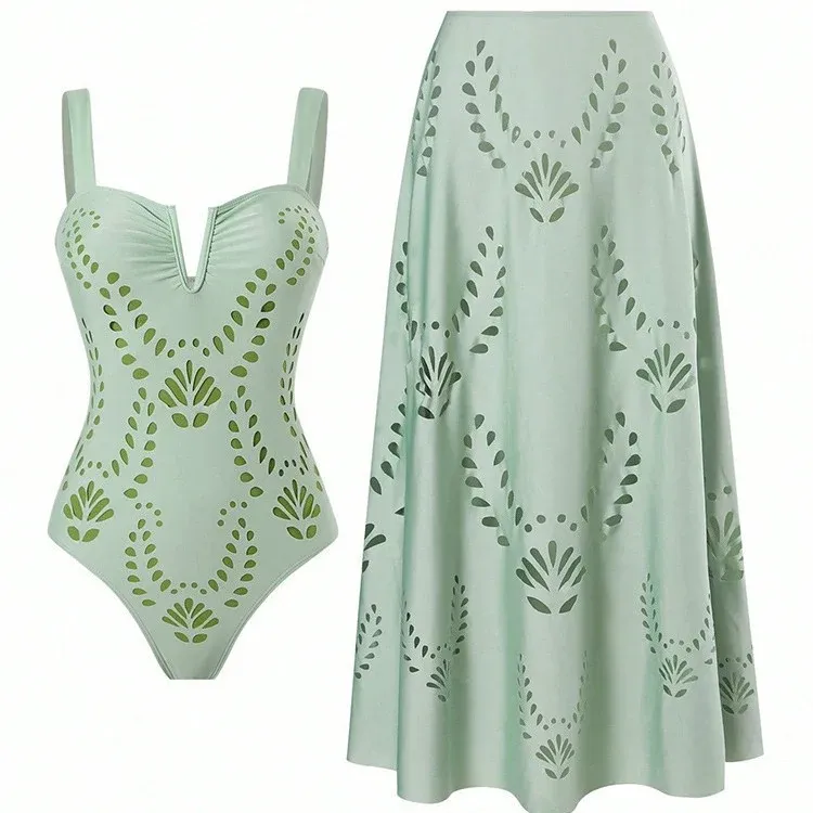 Damen Badeanzug mit elegantem Cut-Out-Design und passendem Maxirock – Maréssa