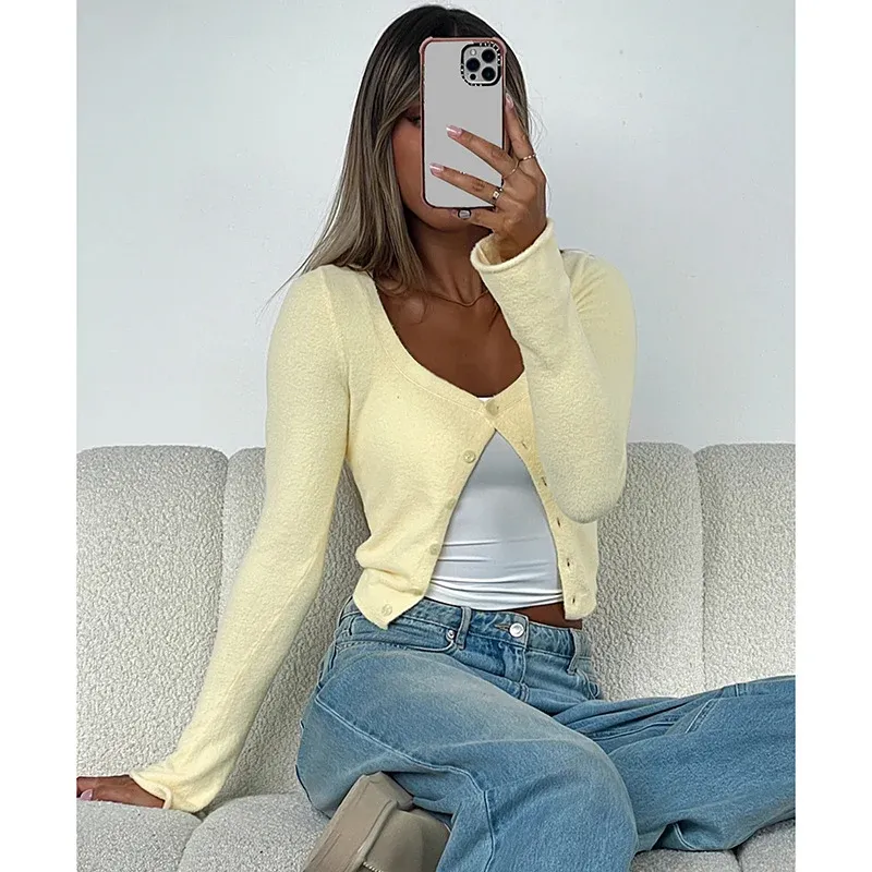Damen Langarm-Crop-Top mit raffinierter Knopfleiste – Orélia