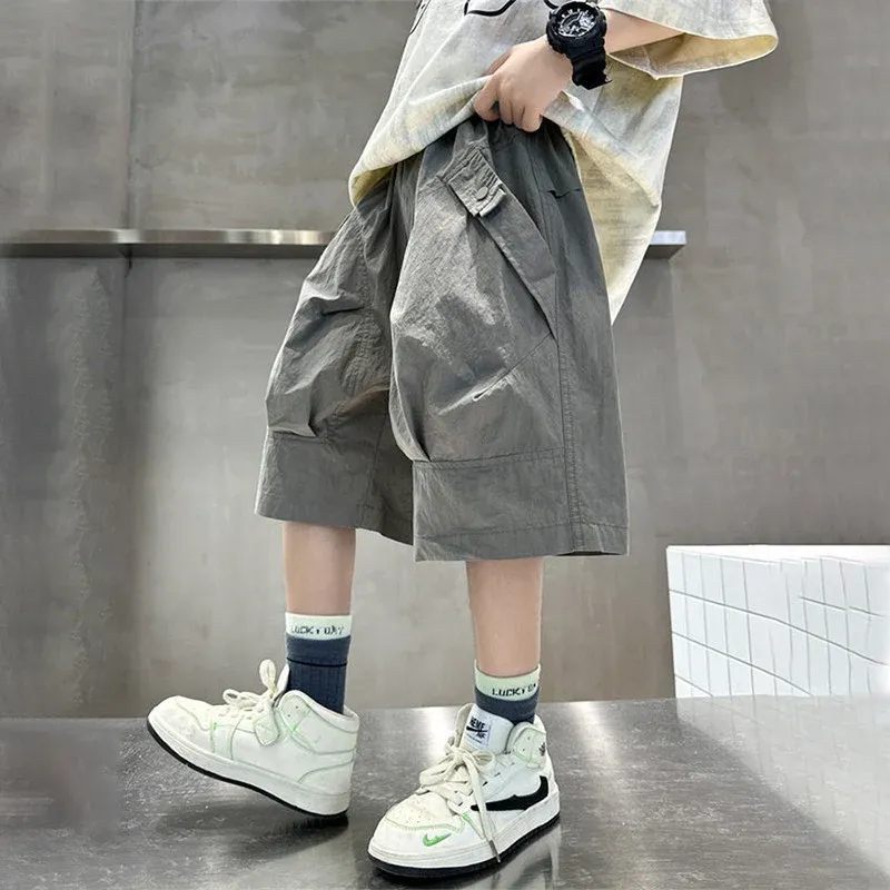 Jungen lässige Cargo-Shorts mit vielseitigen Taschen
