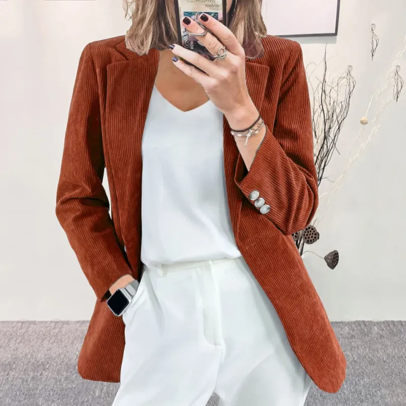 Damen Cordblazer im Oversized-Schnitt mit Revers und Schmuckknöpfen – Célinea