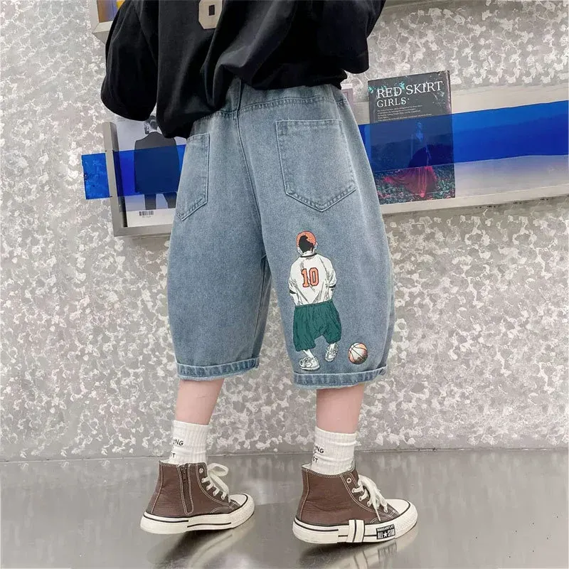 Jungen lässige Denim-Shorts mit kreativem Grafikdruck