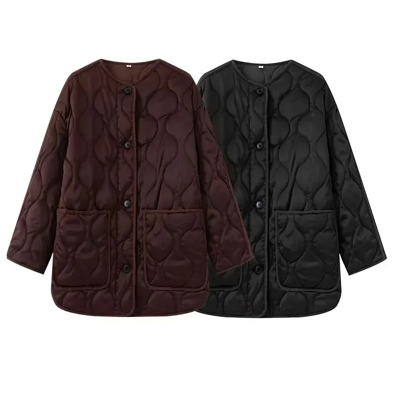 Damen gesteppte Cocoon‑Jacke mit Rundhals, durchgehender Knopfleiste und großen aufgesetzten Taschen – Célinea