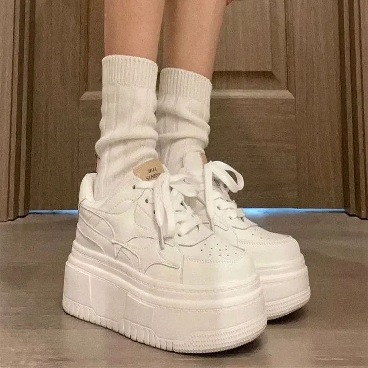 Damen Plateau Sneakers – Névara
