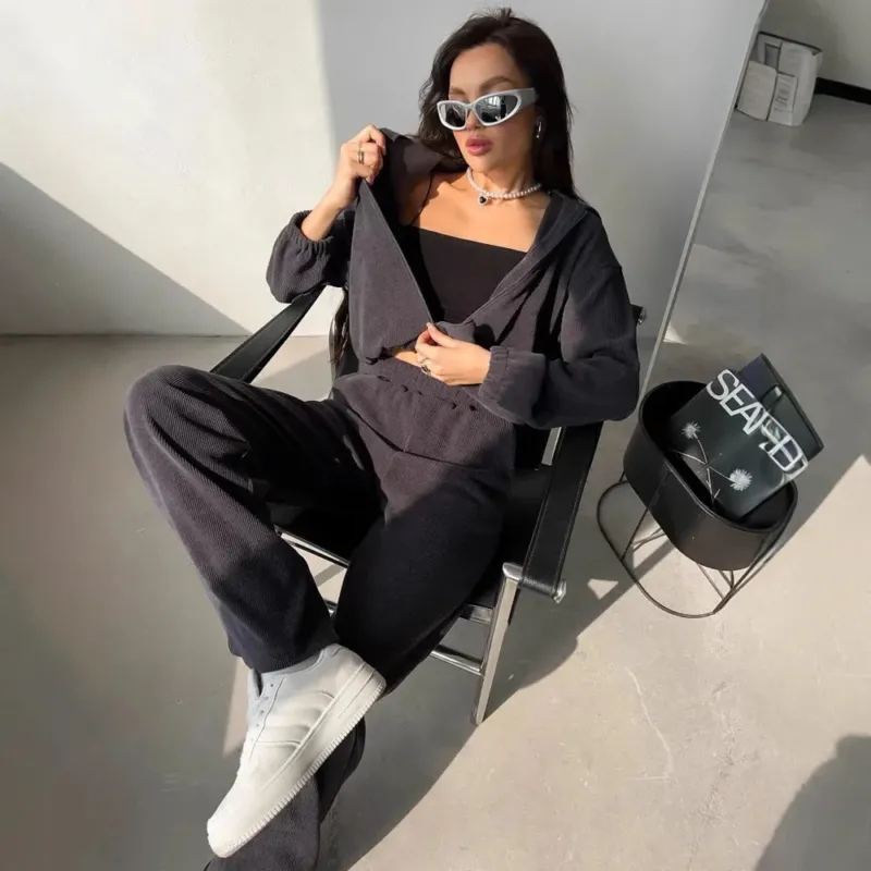 Damen Cropped Kapuzen-Set aus Ripp-Cord mit Gummizugbund und Relax-Jogginghose – Auréline